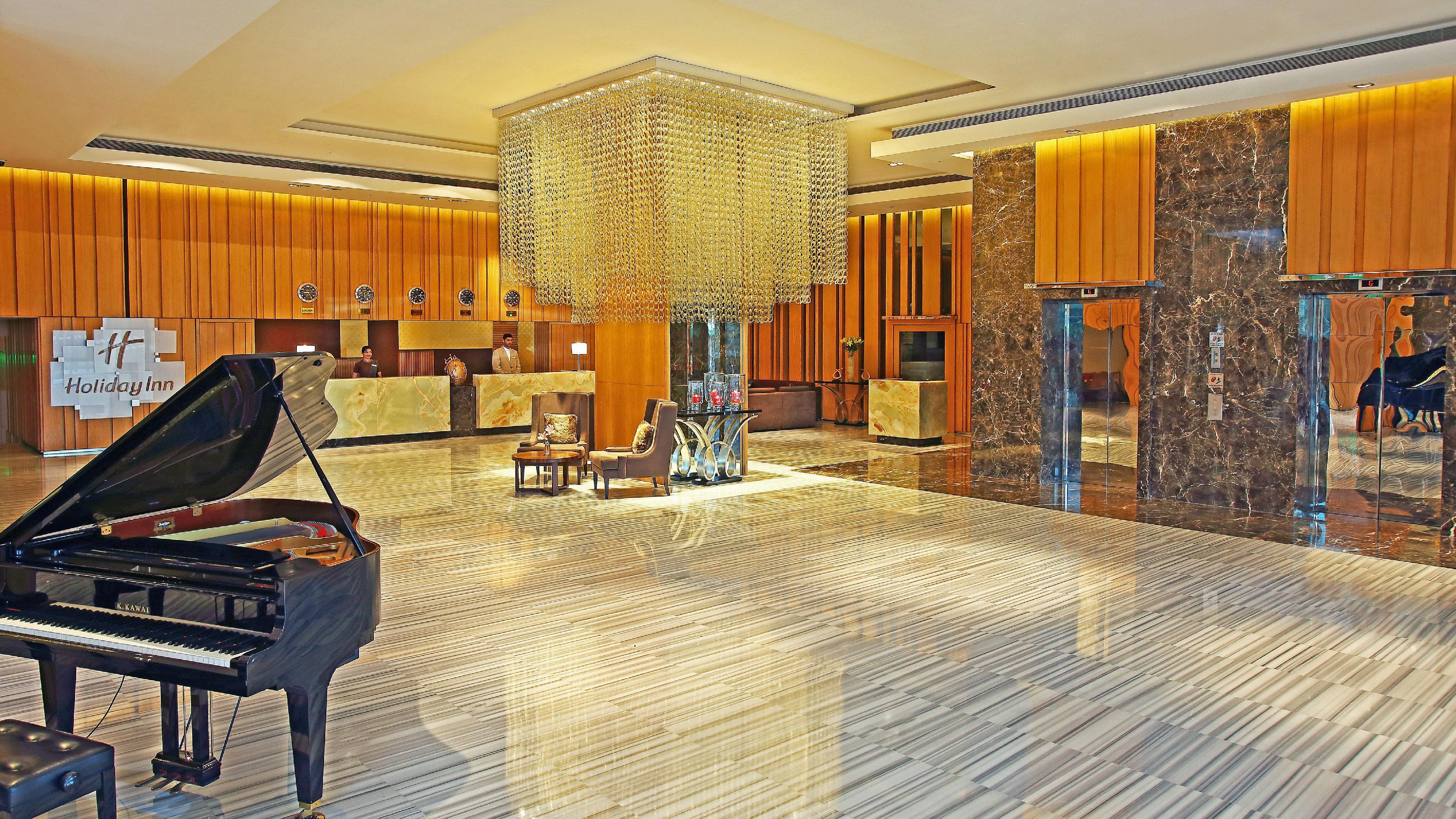 Holiday Inn New Delhi Mayur Vihar Noida By Ihg Exterior foto Lobby